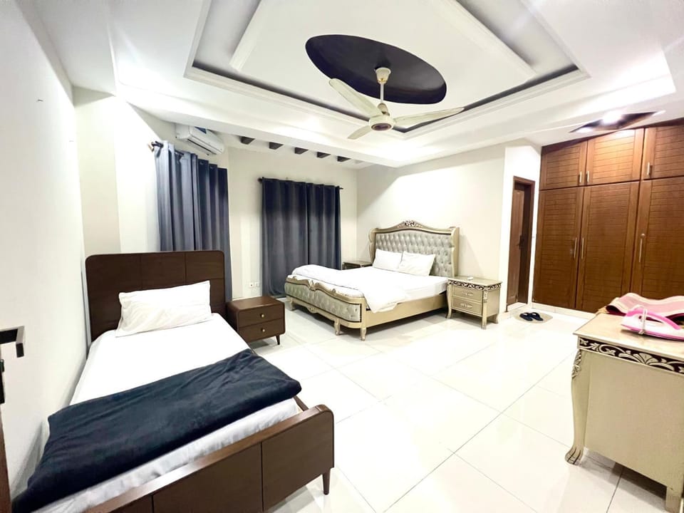 Bed, Photo of the whole room, Bedroom, towels, air conditioner