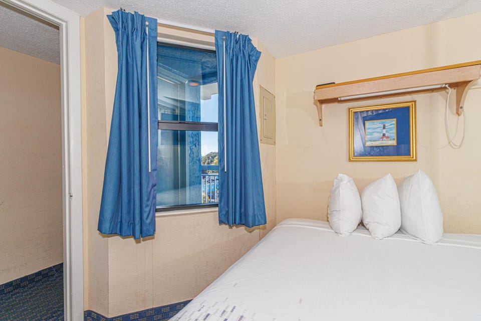 Ocean View Studio at Yachtsman 206 Close to SkyWheel & Dining House in Myrtle Beach