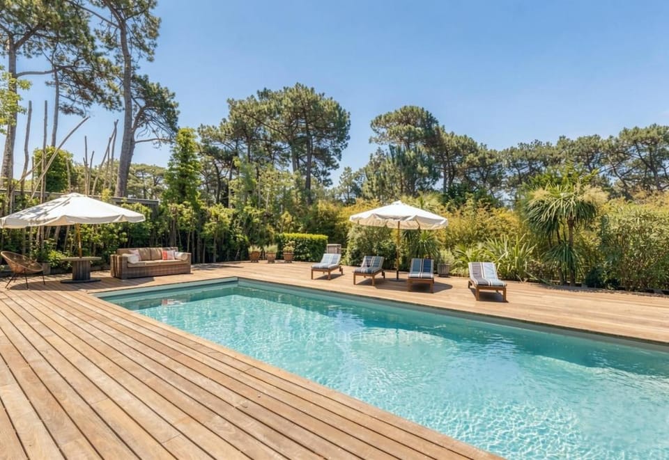 Swimming pool, Swimming pool