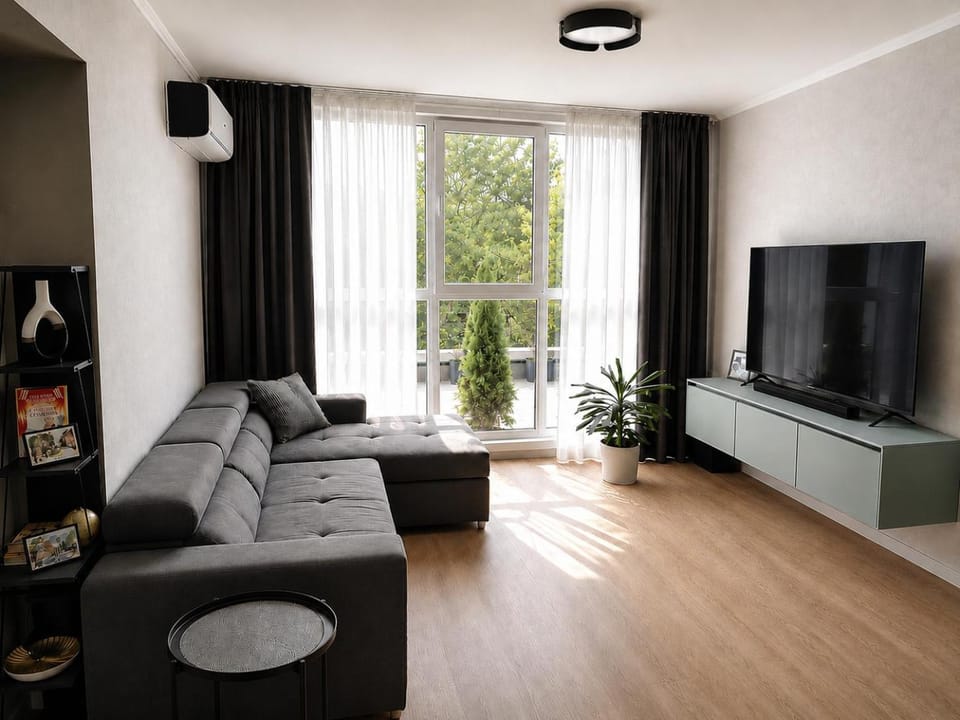 Communal lounge/ TV room, Living room