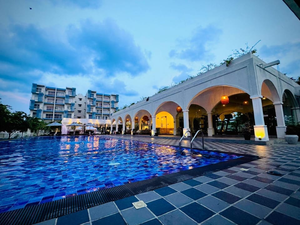 Swimming pool