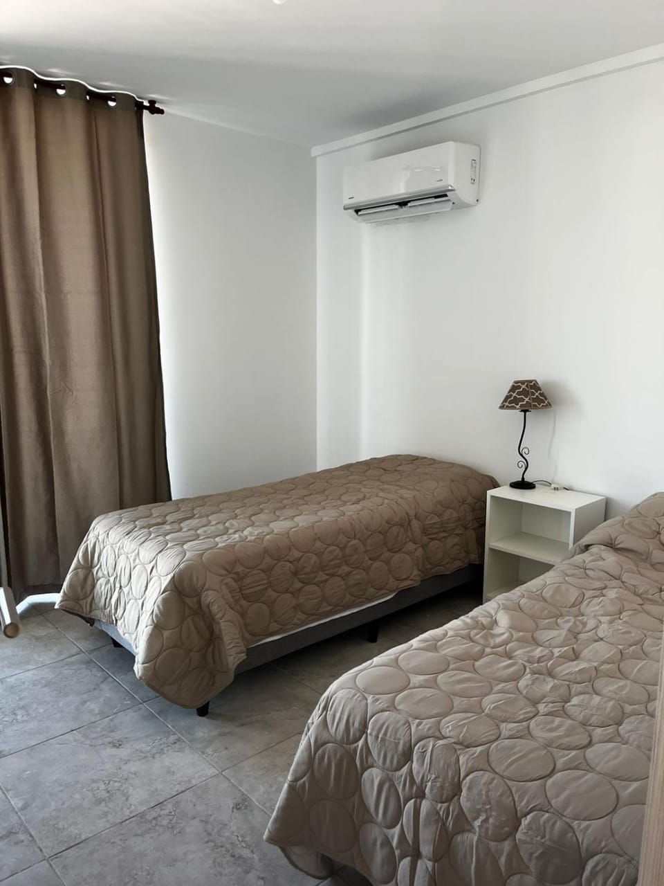 Bed, Photo of the whole room, Bedroom, air conditioner