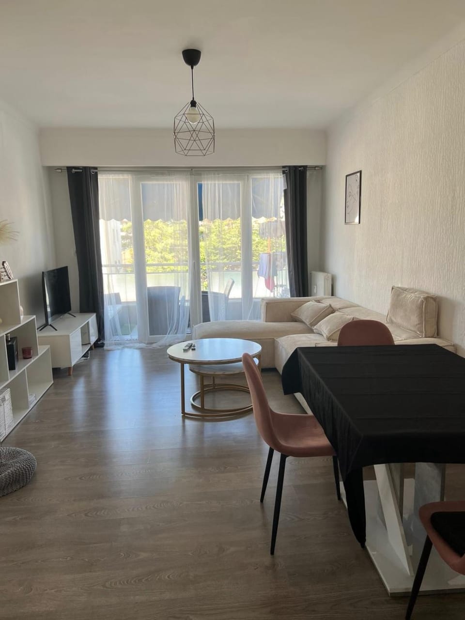 Communal lounge/ TV room, Living room, Seating area