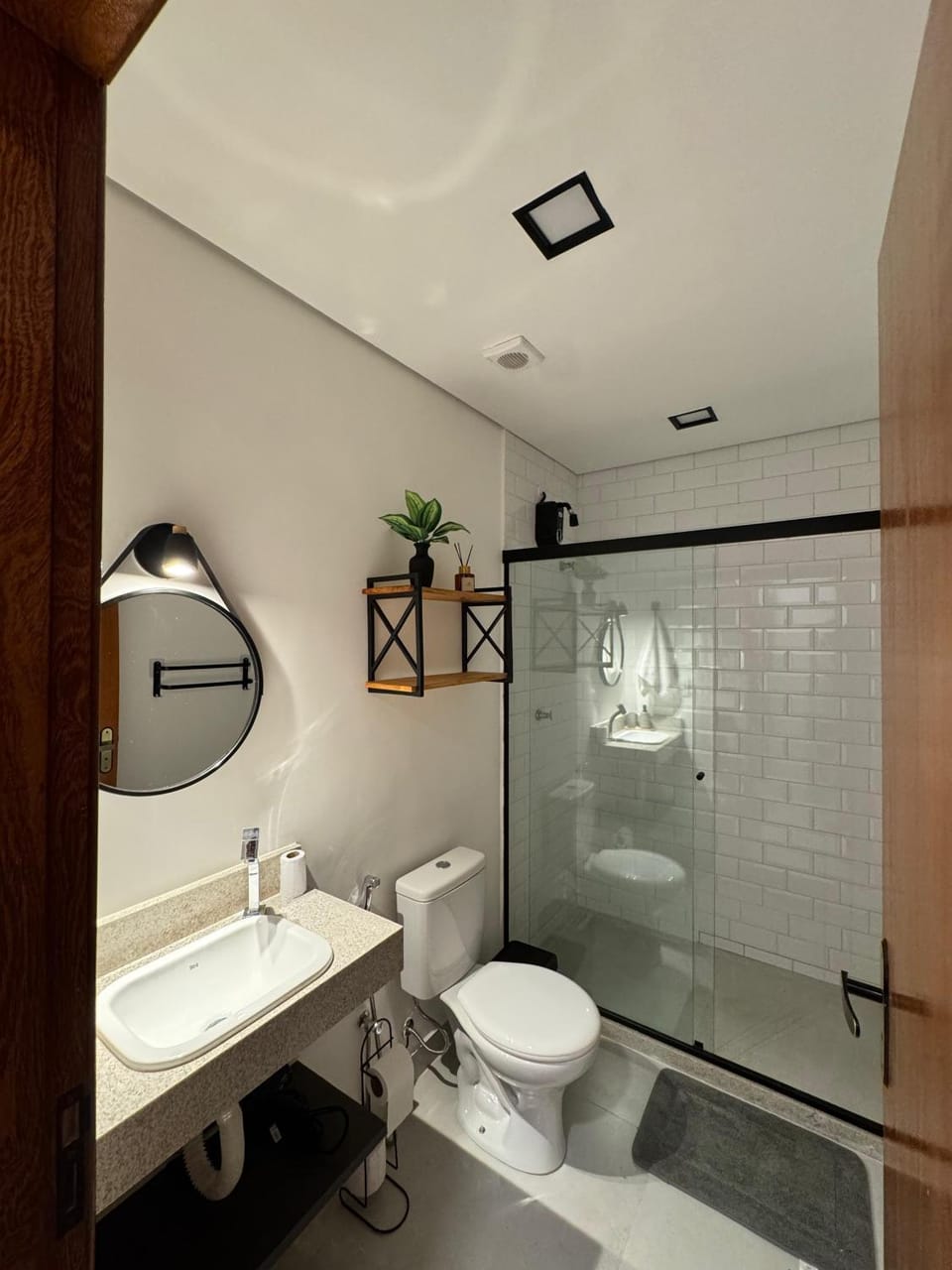 Shower, Bathroom, hair dryier, towels