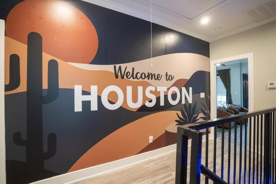 Houston Haven Pool Projector Firepit Arcade Games House in Houston