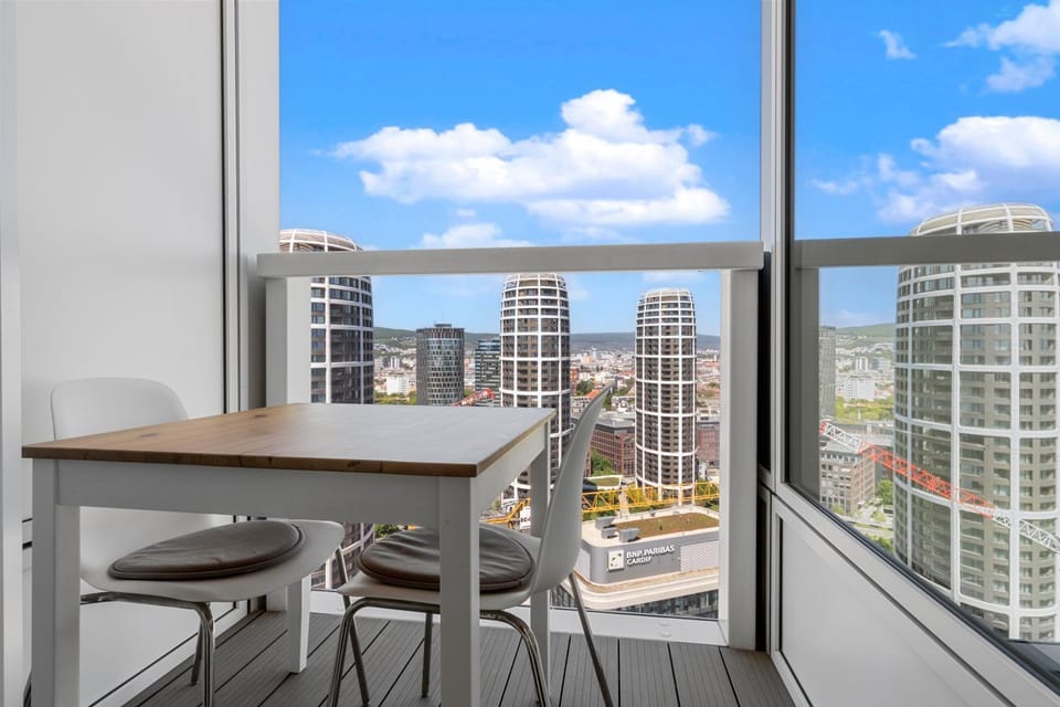 Day, View (from property/room), Balcony/Terrace, City view