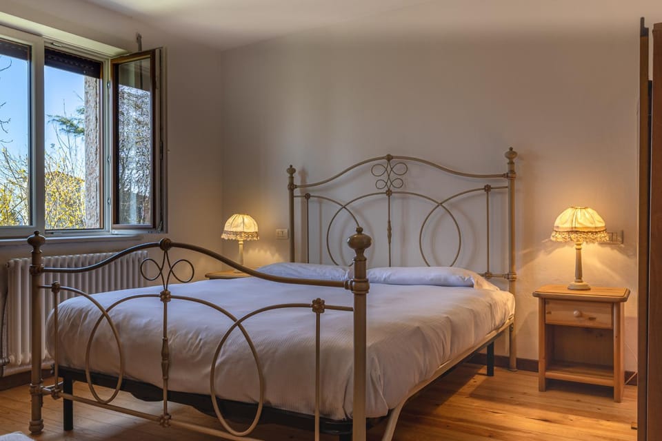Photo of the whole room, Bedroom, furniture, furniture
