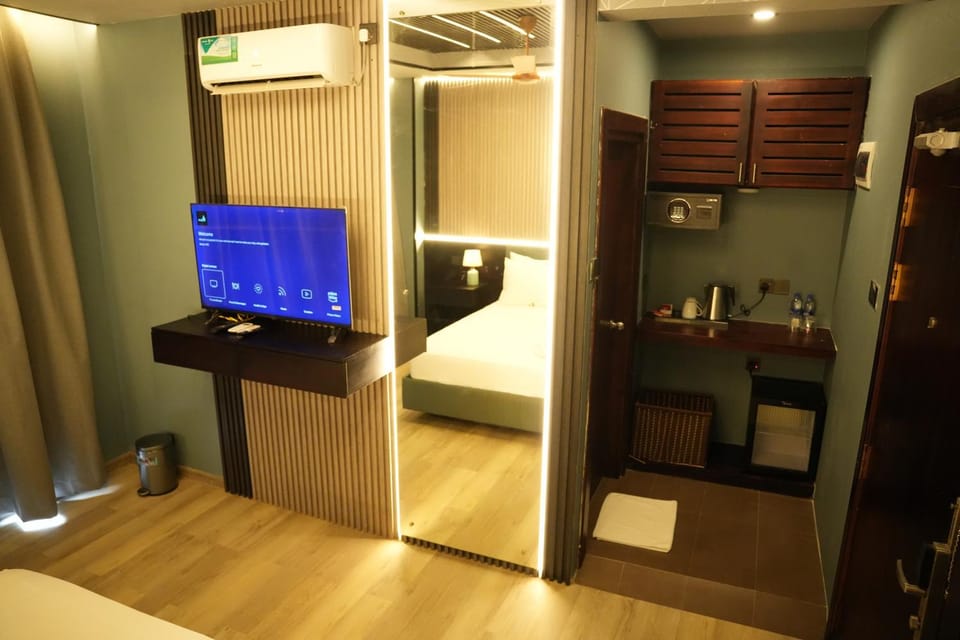 View (from property/room), Bedroom, air conditioner