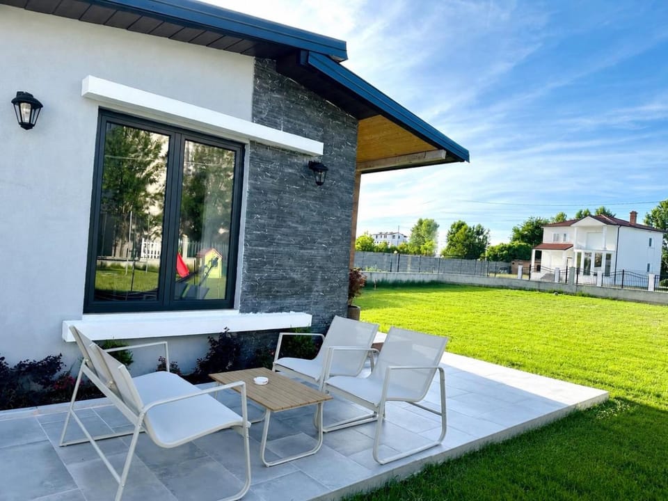 Patio, Seating area