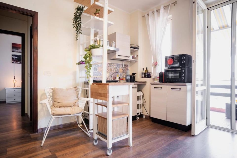 Coffee/tea facilities, Kitchen or kitchenette, oven