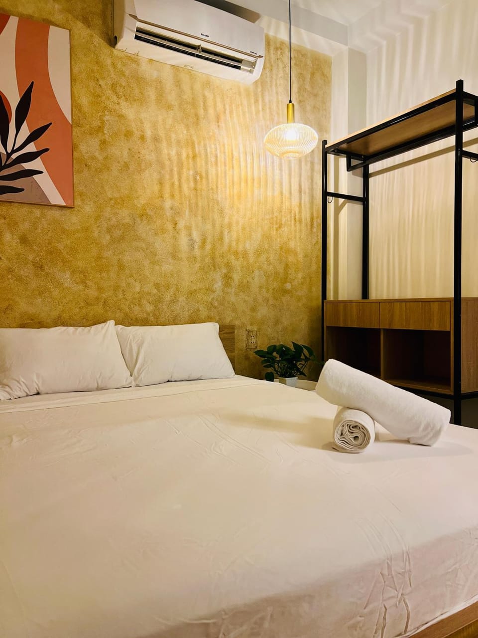 Bed, Photo of the whole room, Bedroom, towels, air conditioner