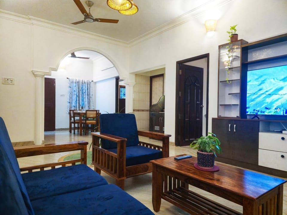 Communal lounge/ TV room, TV and multimedia, Living room, Entertainment