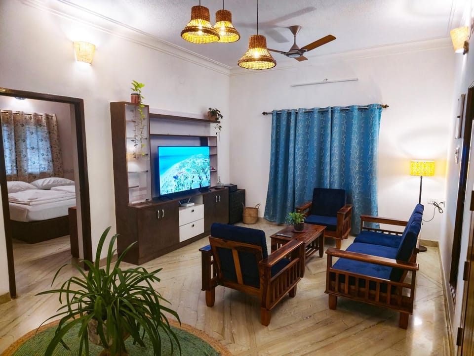 Communal lounge/ TV room, TV and multimedia, Living room, Entertainment