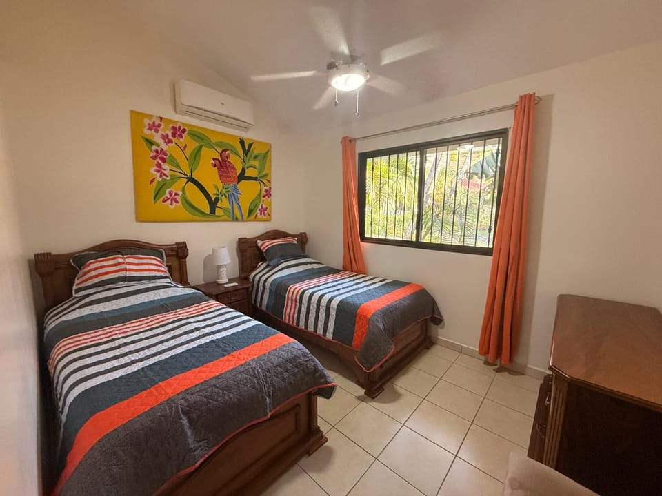 Tropical Escape at Green Life House in Coco