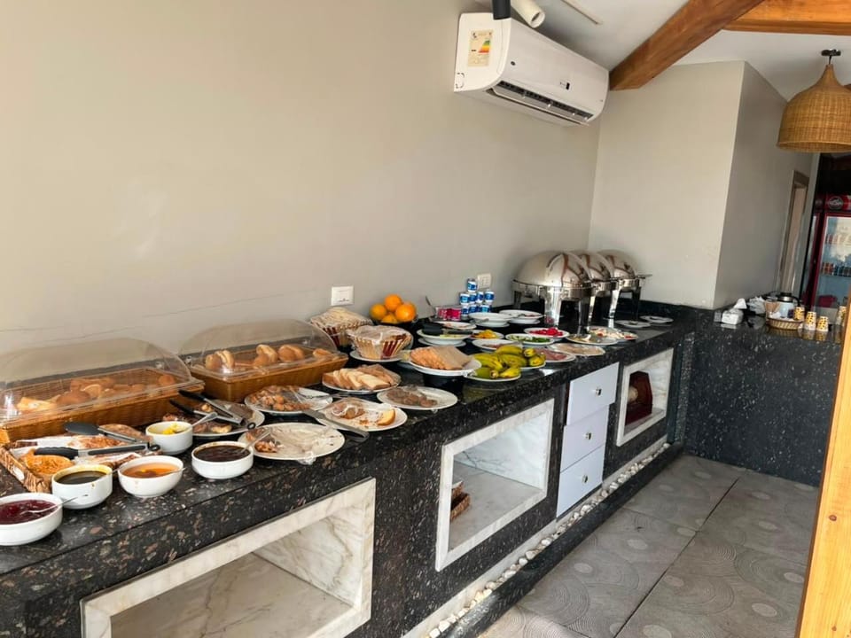 Breakfast, Buffet breakfast