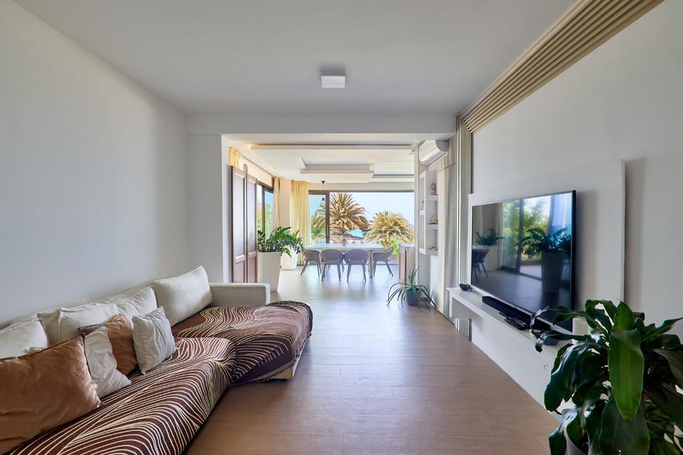 Exclusive beach front apartments - By Bobbywashere Apartment in Santa Maria