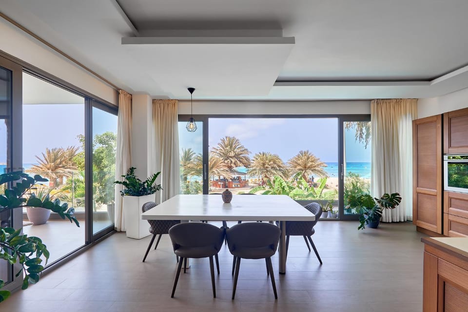 Exclusive beach front apartments - By Bobbywashere Apartment in Santa Maria