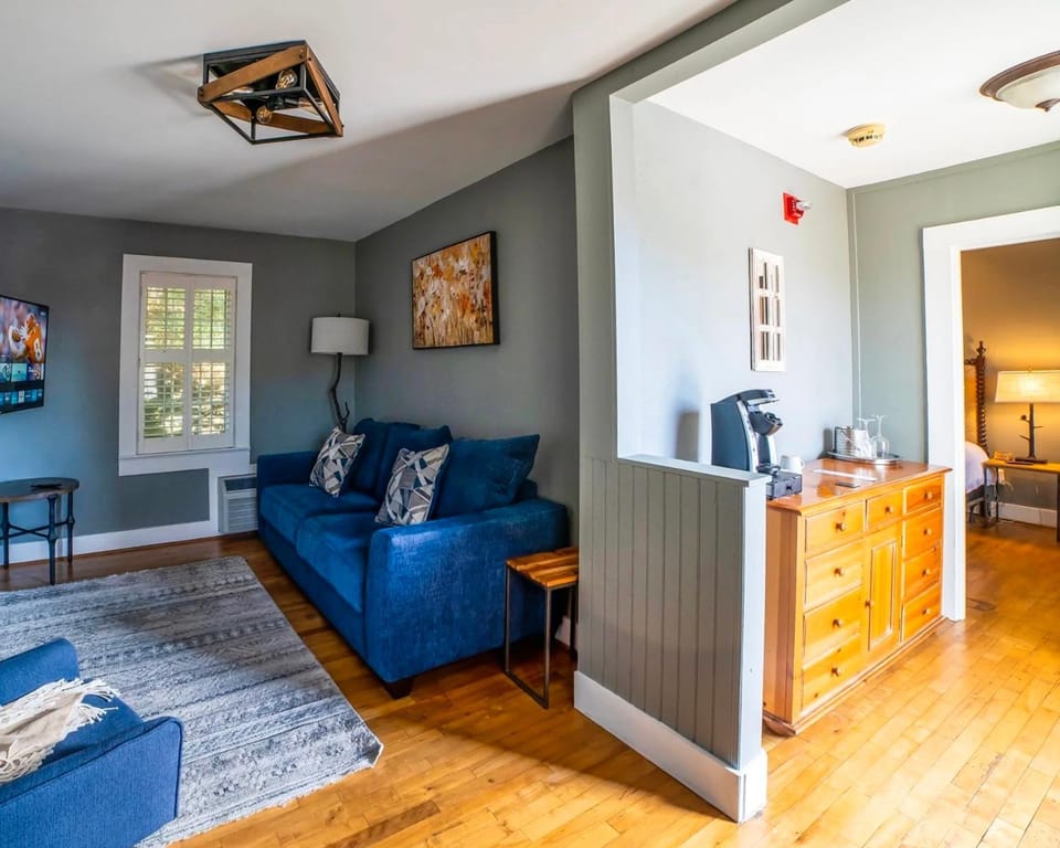 Hellbender Bed & Beverage Hotel in Blowing Rock