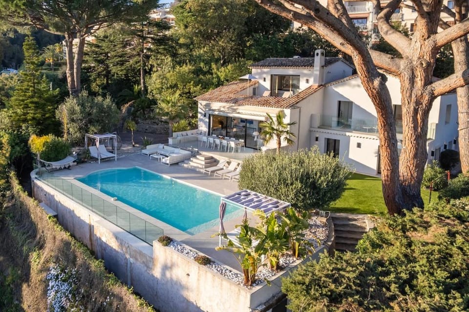 Property building, Garden view, Pool view