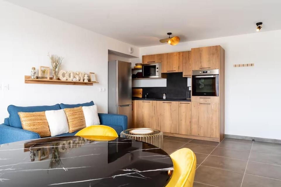 Appartement Sète Corniche proche plage - Terrasse, Parking, Clim, WiFi Apartment in Occitanie