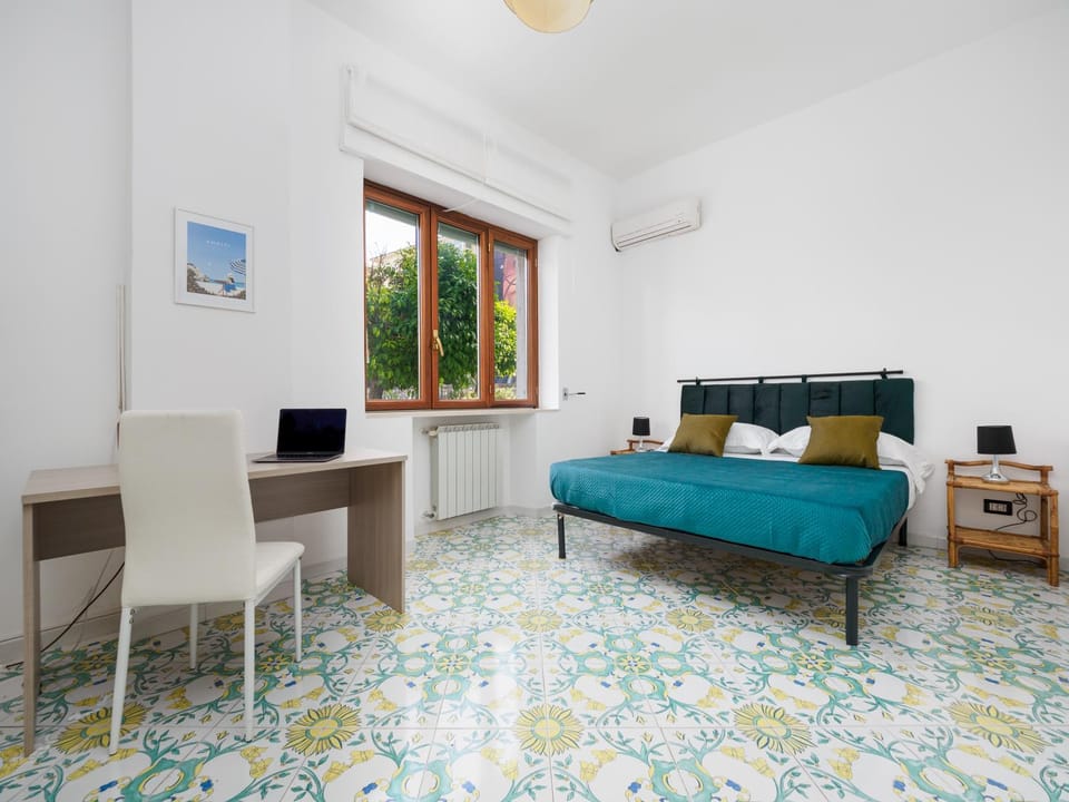 Bed, Seating area, Bedroom, heating, air conditioner