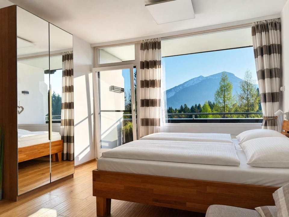 Bed, Natural landscape, View (from property/room), Balcony/Terrace, Living room, Photo of the whole room, Bedroom, Garden view, Mountain view, Mountain view