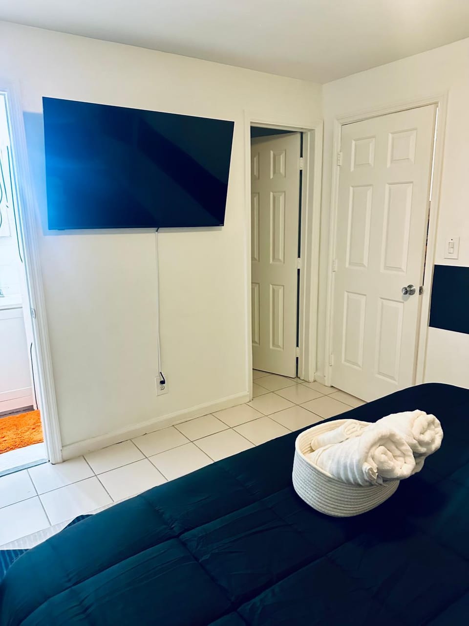 Wilton Manor Bliss near The Action Apartment in Fort Lauderdale