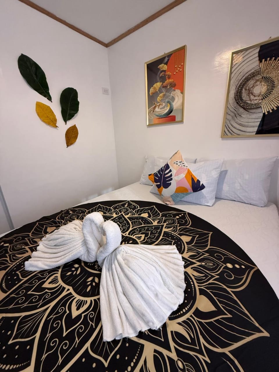 Zhaya's Beachfront Bed and Breakfast in El Nido