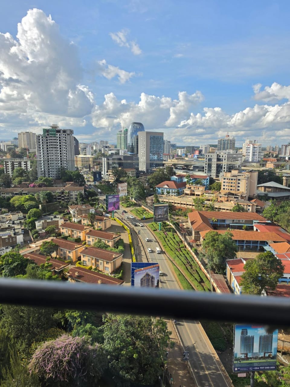 Day, Neighbourhood, Natural landscape, City view, Street view