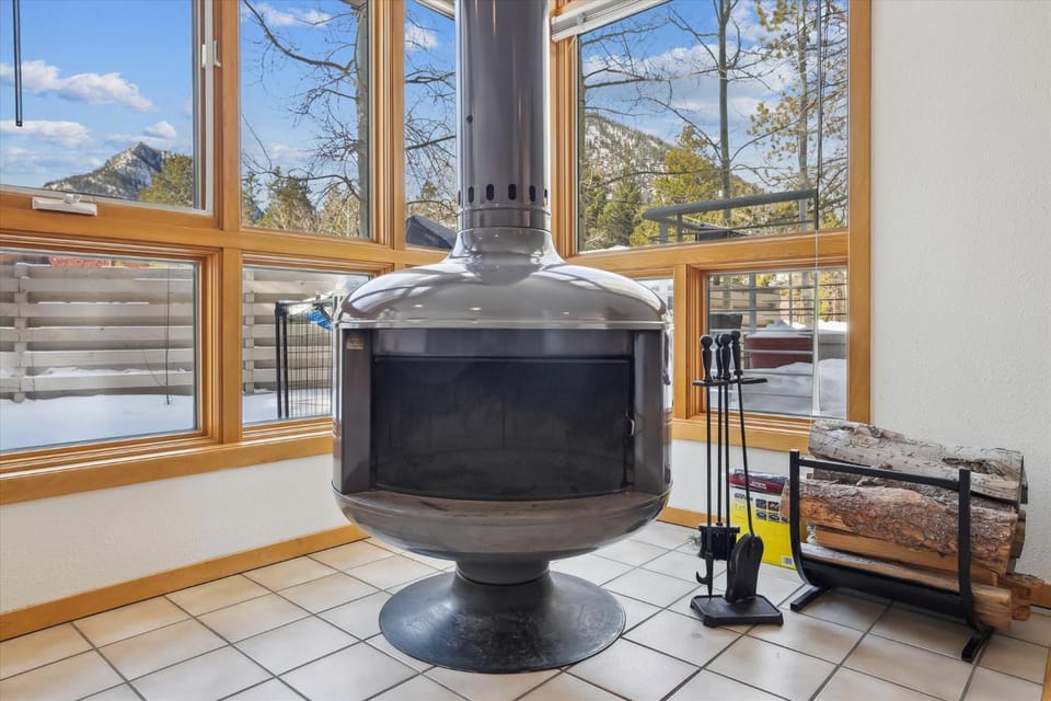 River Glen 107C, Downtown Frisco Condo, onsite Hot Tub Apartment in Frisco