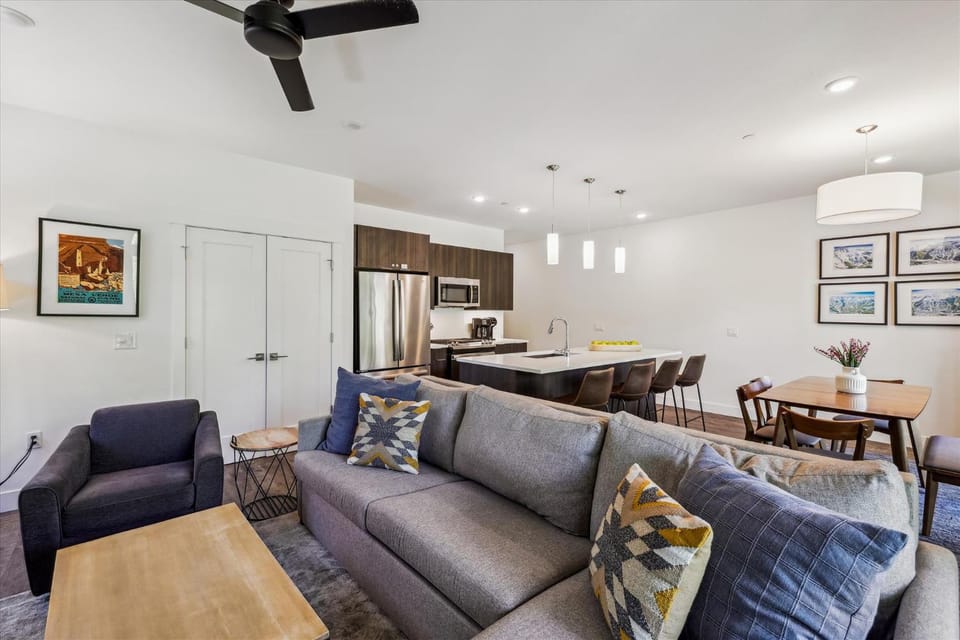 River West 814, Spacious Silverthorne Condo, River Views Apartment in Silverthorne