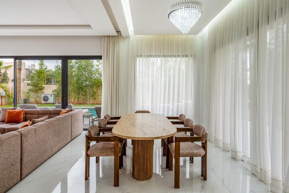 Living room, Dining area