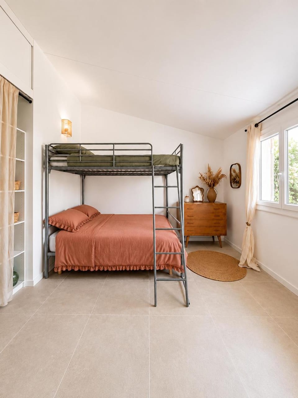 Bed, Photo of the whole room, Bedroom, bunk bed