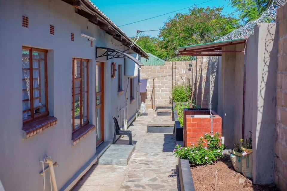 Magodi Place Apartment 2 Mmbelwa House Apartment in Zimbabwe