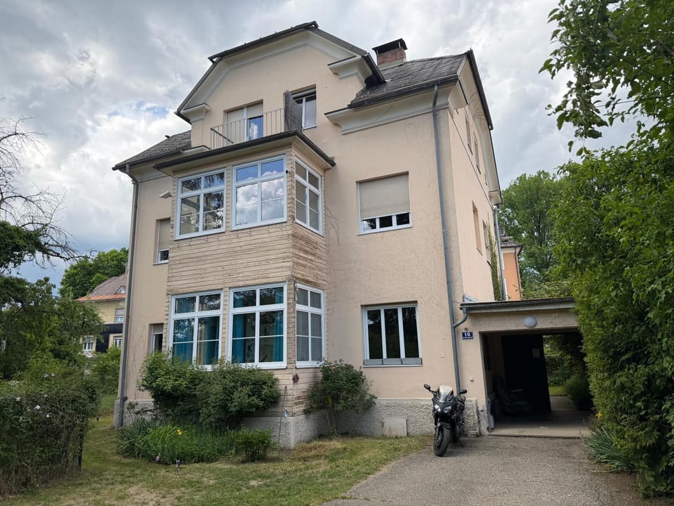 Großzügige Altbau-Wohnung mit Loggia & Grünblick Apartment in Klagenfurt