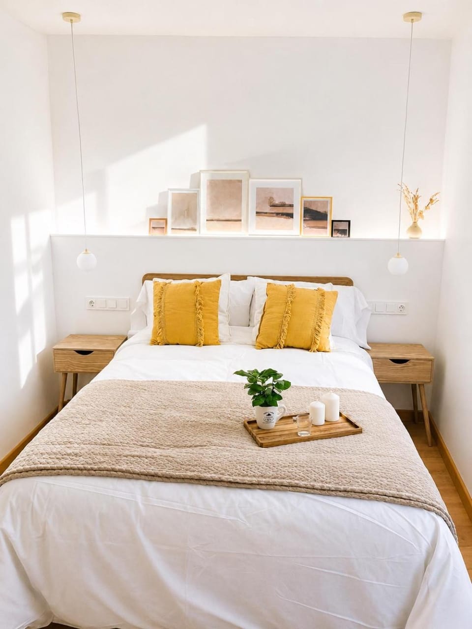 Bed, Photo of the whole room, Bedroom