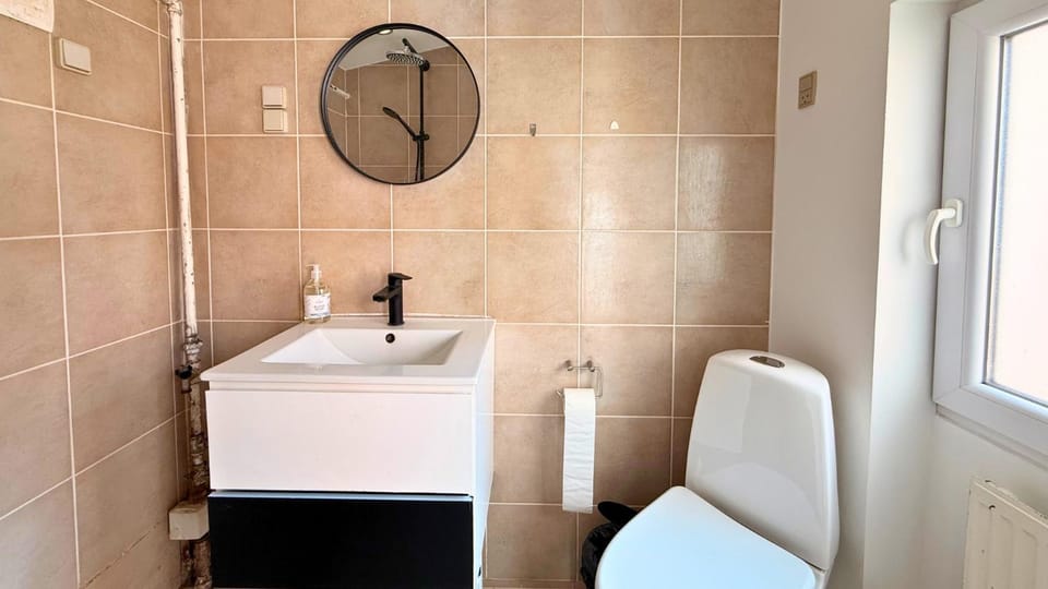 Toilet, Bathroom