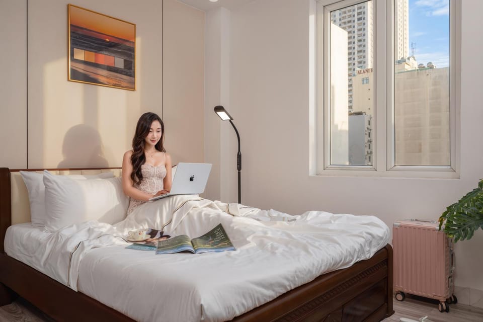 Bed, People, Photo of the whole room, Bedroom