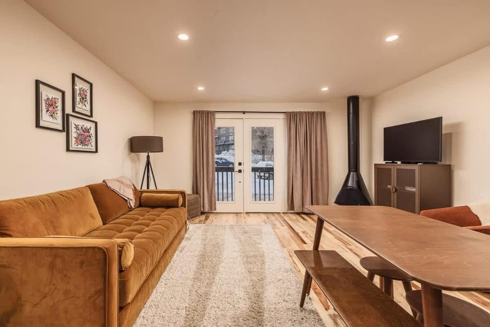 Slopeside Suite at Alyeska - Ski In Ski Out Apartment in Anchorage