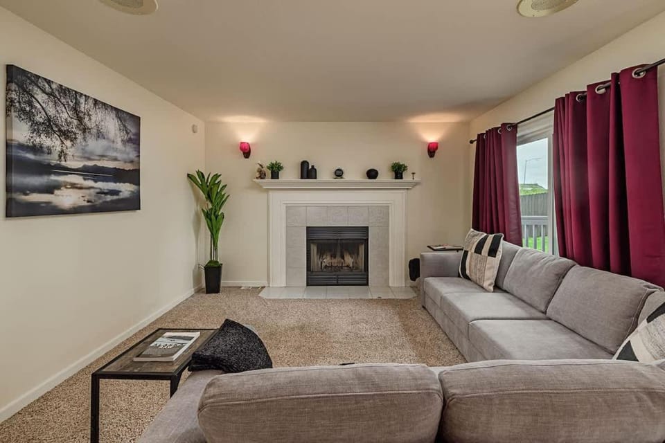 Rare Find - Entire Home 4BDR Family Neighborhood House in Anchorage