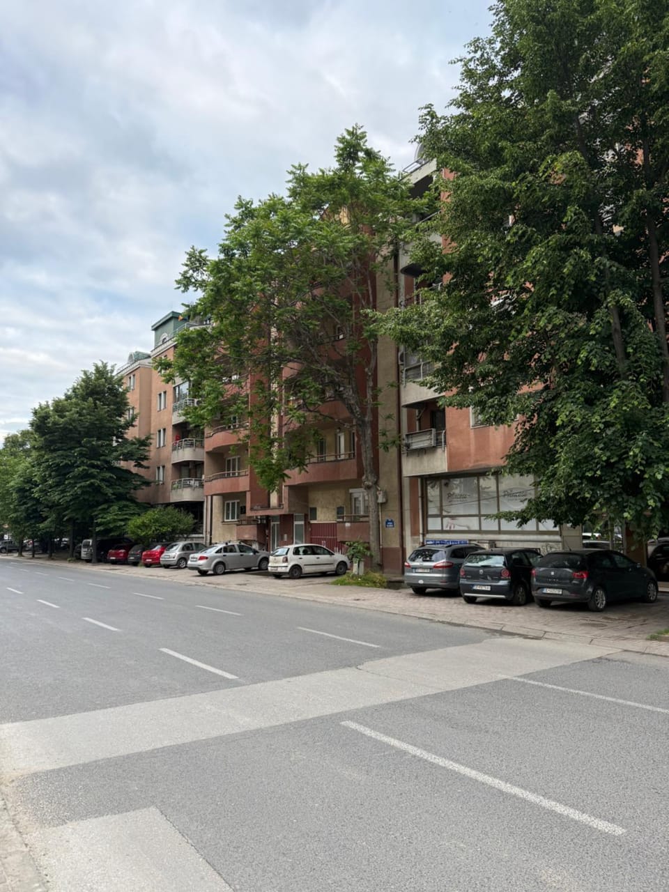 Property building, Neighbourhood