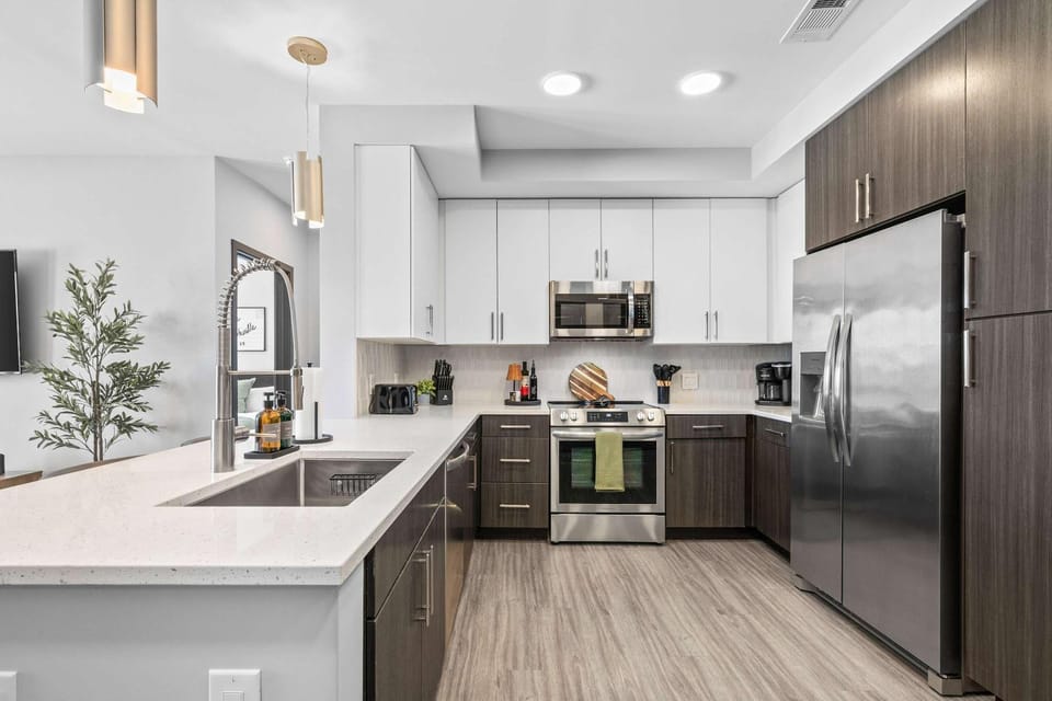 Stylish Nashville 2BR w Skyline Views Apartment in Nashville
