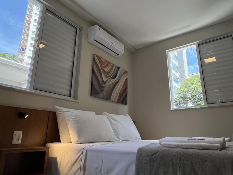 BH Suites 02-202 - New Studio Serra - 10 min Savassi Apartment in Belo Horizonte