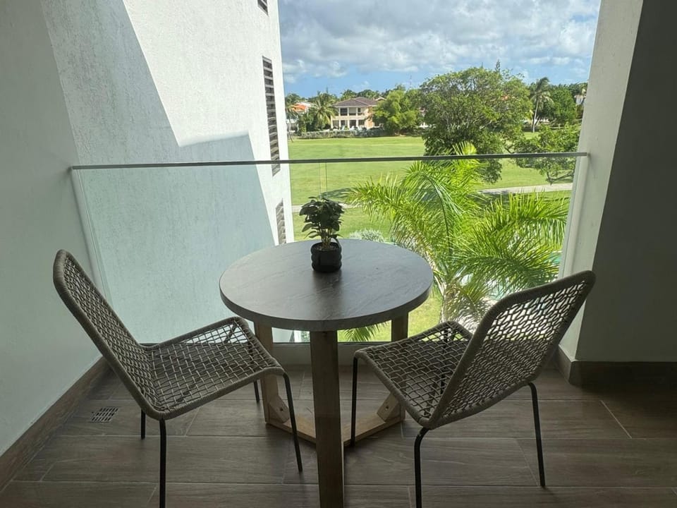 Patio, Day, Garden, View (from property/room), Balcony/Terrace, Dining area, Garden view