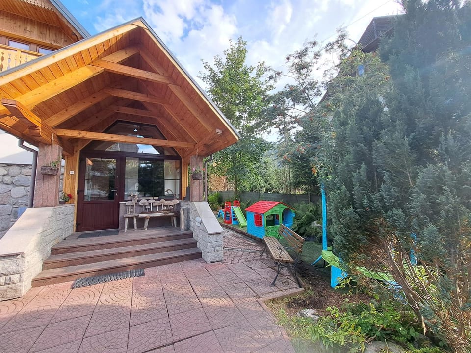 Property building, Facade/entrance, Children play ground, Parking