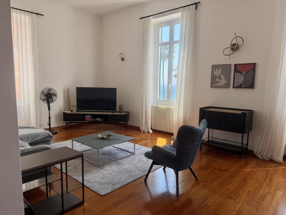 HOST4U - Luxury Beautiful Two Bedrooms BeachFront Apartment in Imperia, Casa Catalina Apartment in Imperia