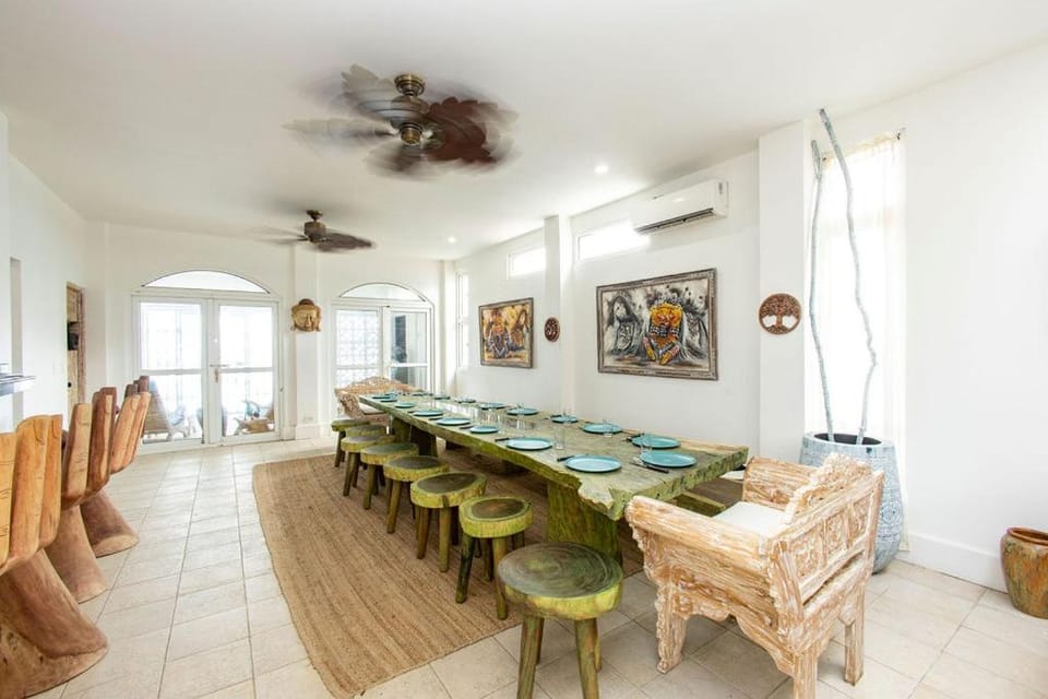 Casa del Mar-Ocean Front Bali House-Best Location House in Bocas del Toro Province
