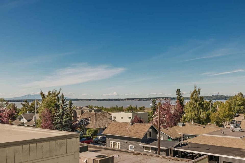 Downtown Coastal View 1 Bedroom Apartment in Anchorage