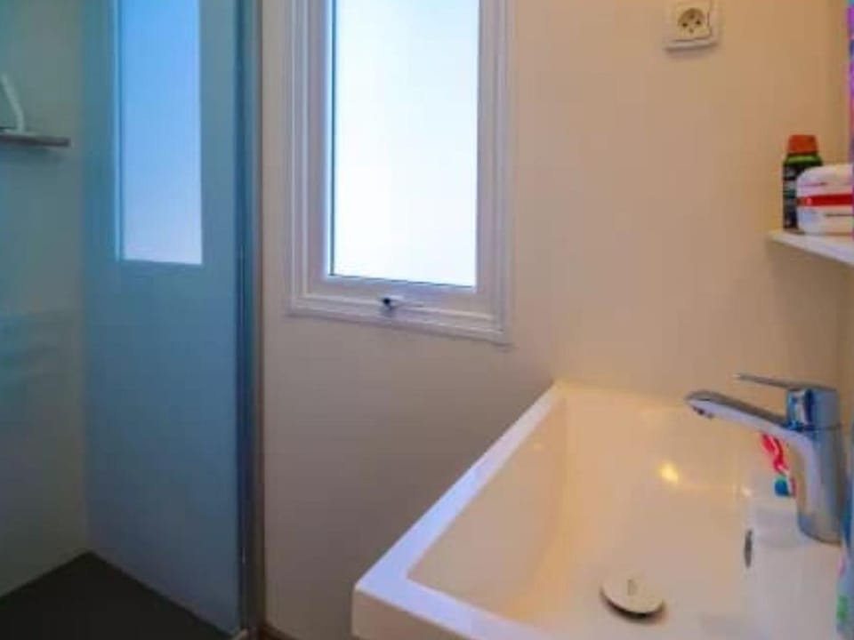 Cottage cosy avec clim - 2 pers. - API-1-52-2762 Campground/ 
RV Resort in Occitanie