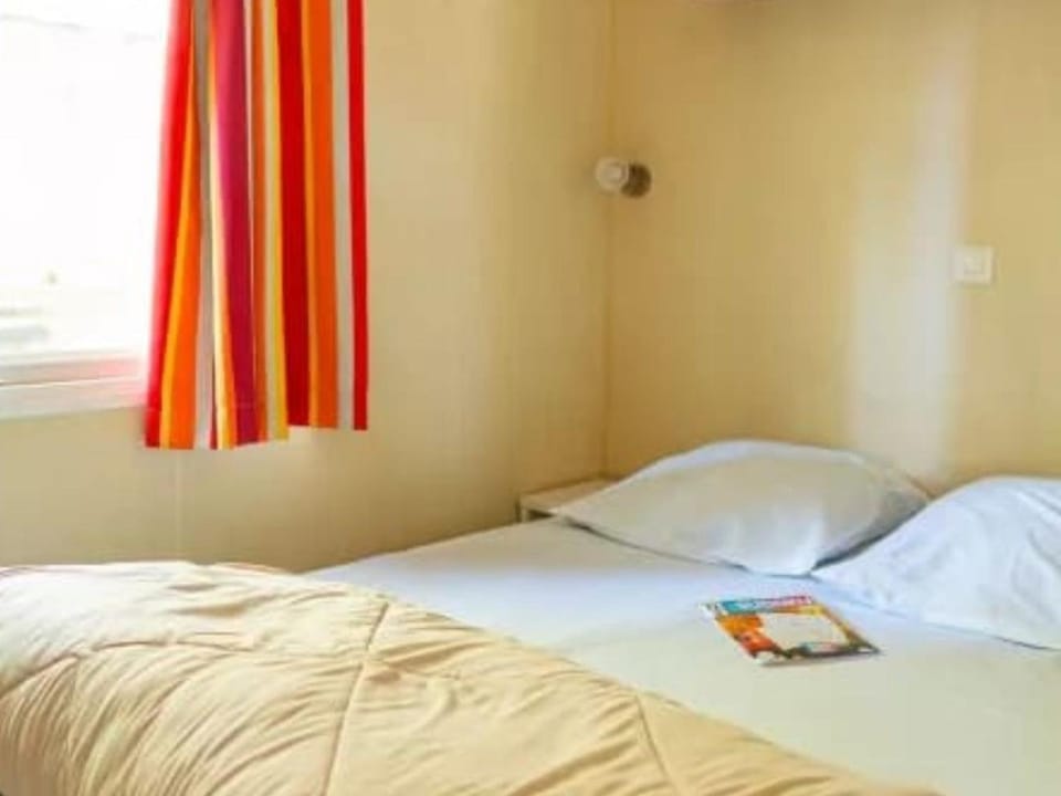 Mobil-home avec climatisation - 6 pers. - API-1-52-2767 Campground/ 
RV Resort in Occitanie